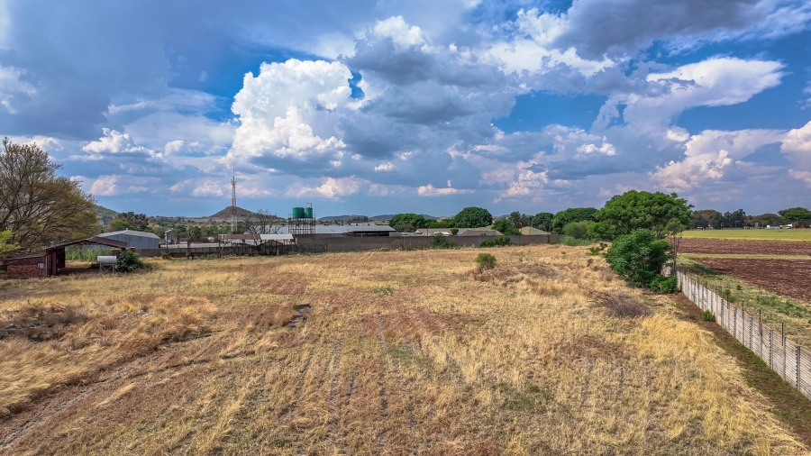 5 Bedroom Property for Sale in Rustenburg Rural North West